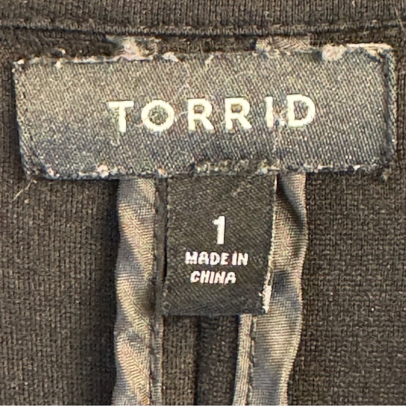 Torrid Women’s Blazer Size 1/1X Black - Picture 8 of 13